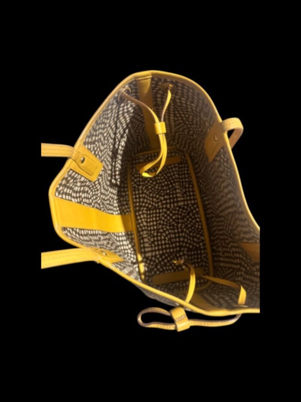 MCM Medium Liz Reversible Shopper | Cognac + Yellow - Picture 10 of 15